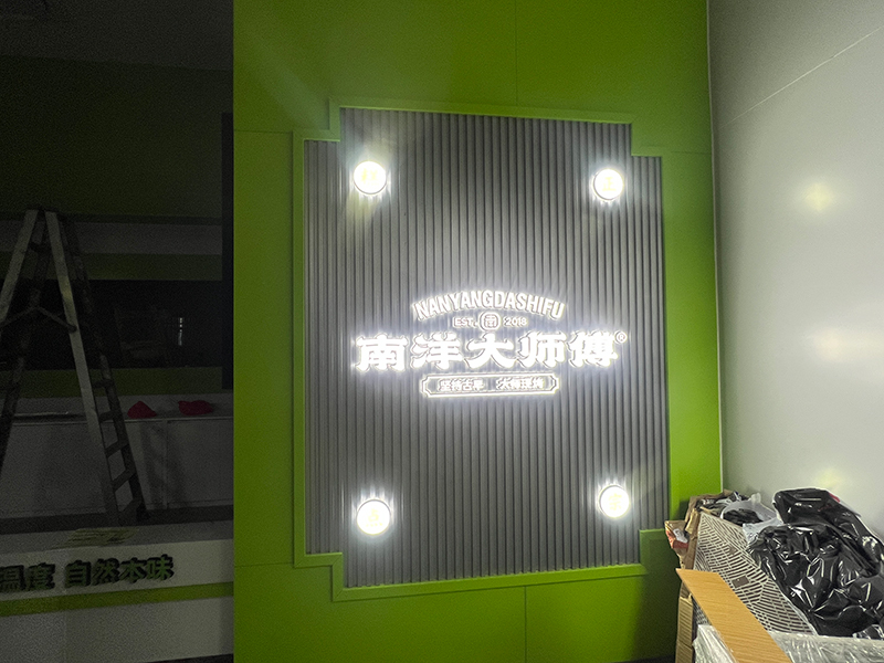 ccf080e2-b3f9-4251-be94-d5cca57730ff.jpg